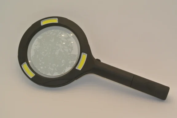 lighted magnifying glass